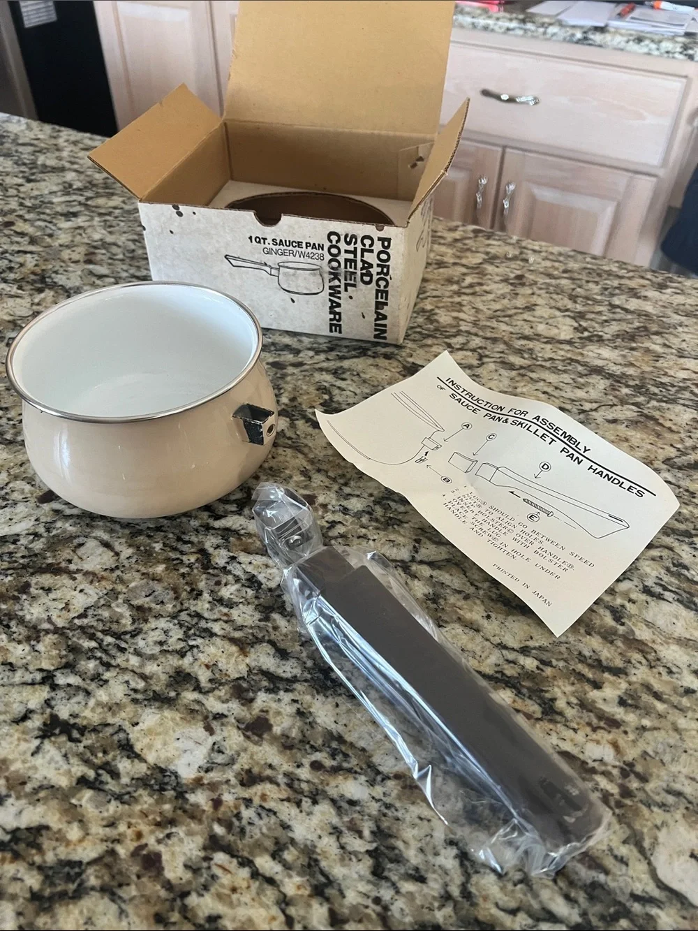 Porcelain Enamel 1 Quart Saucepan with Handle - Cream & Ginger - NWT